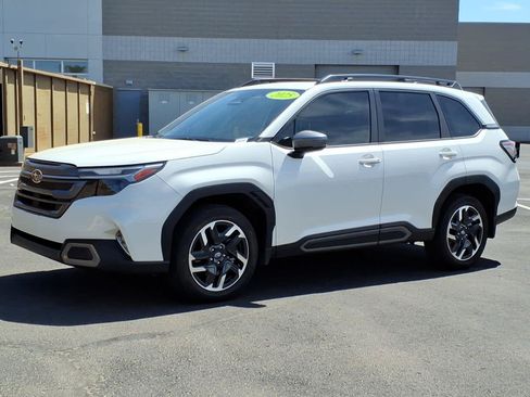 Used 2025 Subaru Forester Limited AWD/4WD image 3