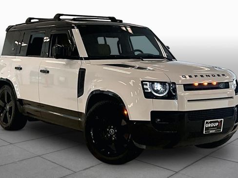 Used 2025 Land Rover Defender 110 X-Dynamic SE AWD/4WD image 2