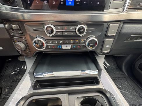 Used 2025 Ford F250 Lariat w/ Lariat Ultimate Package AWD/4WD image 32