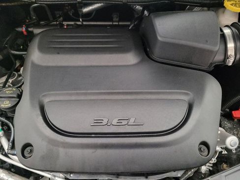 Used 2022 Chrysler Voyager LX FWD image 30