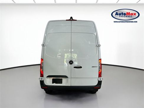 Used 2025 Mercedes-Benz Sprinter 2500 image 8