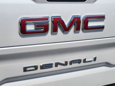 Used 2021 GMC Sierra 1500 Denali AWD/4WD image 8