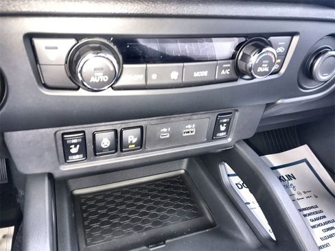 Certified 2026 Nissan Frontier SV w/ All-Weather Content Package image 18