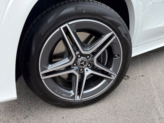 New 2027 Mercedes-Benz GLS 450 4MATIC image 3
