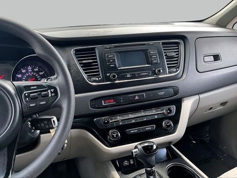 Used 2016 Kia Sedona LX w/ LX Convenience Package FWD image 7