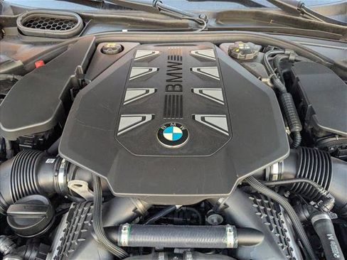 Certified 2023 BMW 760i xDrive w/ Executive Package image 24