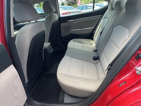 Used 2020 Hyundai Elantra SE FWD image 16