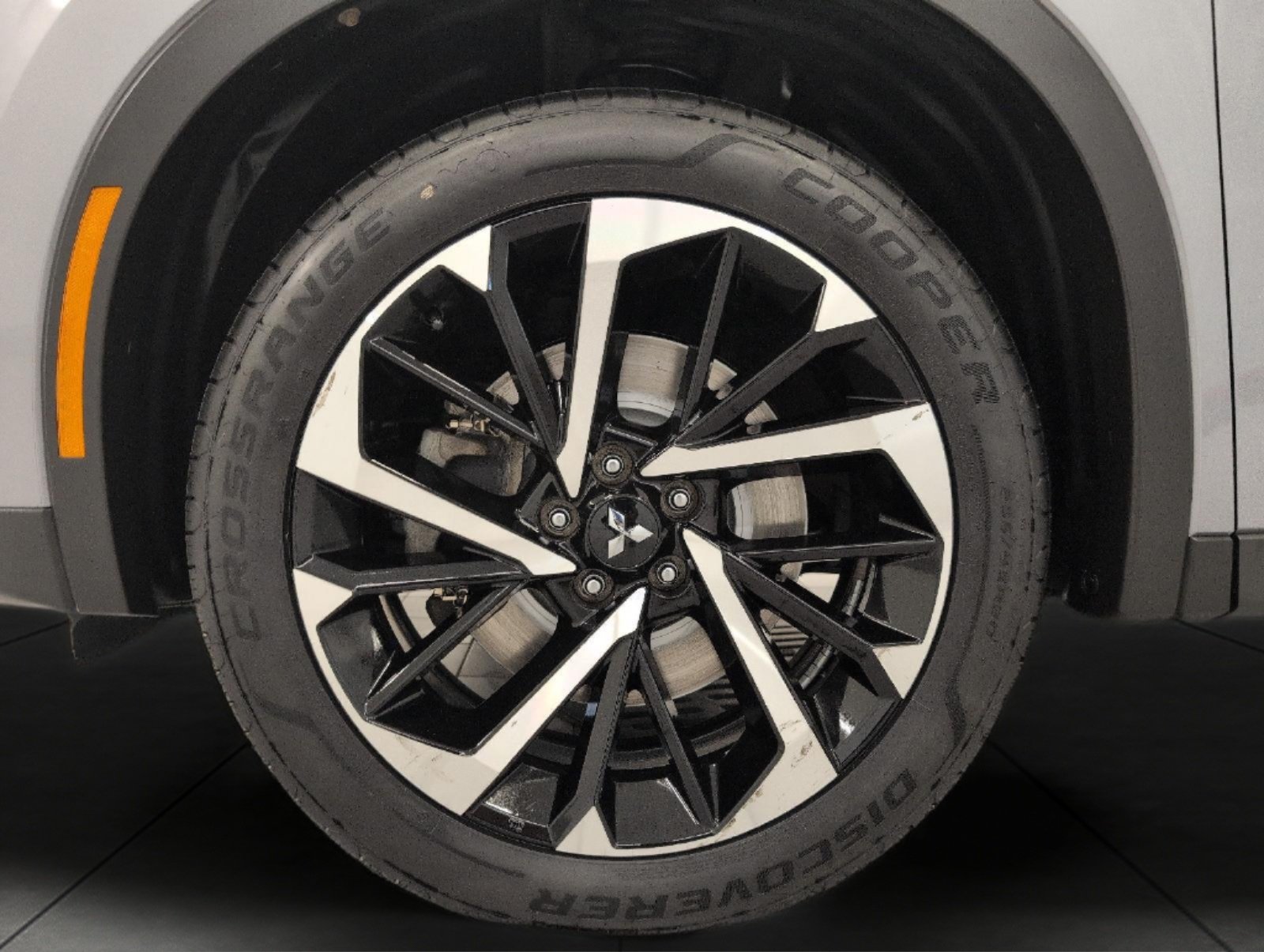 Used 2023 Mitsubishi Outlander SE AWD/4WD image 3