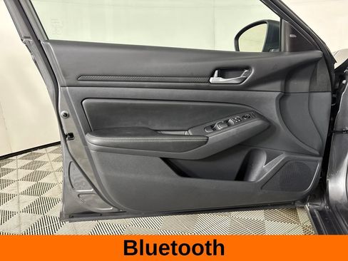 Used 2025 Nissan Altima 2.5 SV FWD image 10