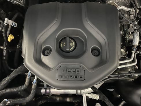 Used 2023 Jeep Grand Cherokee Overland AWD/4WD image 26