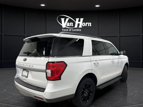 Used 2024 Ford Expedition XLT AWD/4WD image 6