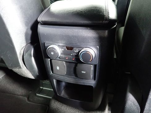 Used 2020 Ford Explorer XLT w/ Comfort Package image 27