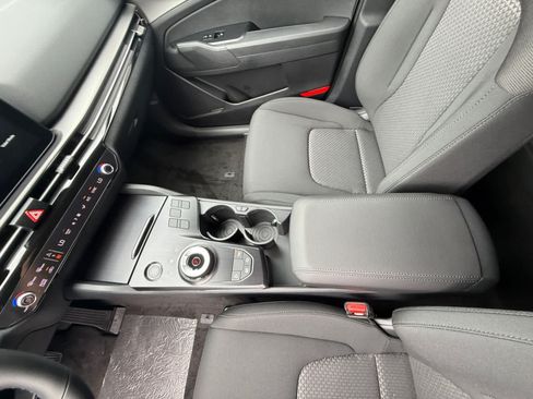 New 2027 Kia Sportage LX FWD image 17