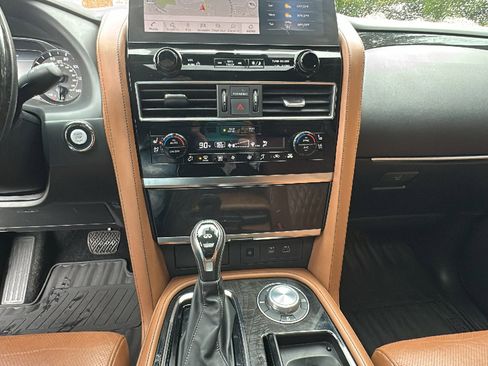 Used 2022 INFINITI QX80 Sensory image 24
