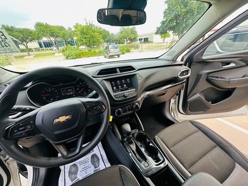 Used 2021 Chevrolet TrailBlazer LS FWD image 18