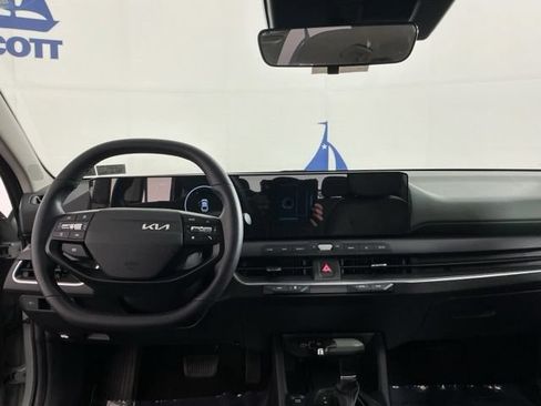 Used 2025 Kia K4 EX FWD image 35