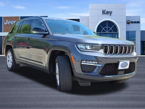 Used 2022 Jeep Grand Cherokee Limited AWD/4WD image 7