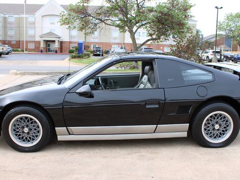 Used 1987 Pontiac Fiero GT RWD image 23