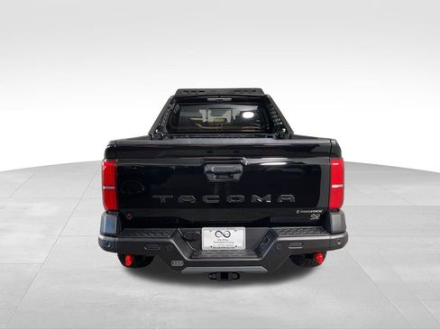 Used 2025 Toyota Tacoma Trailhunter image 8