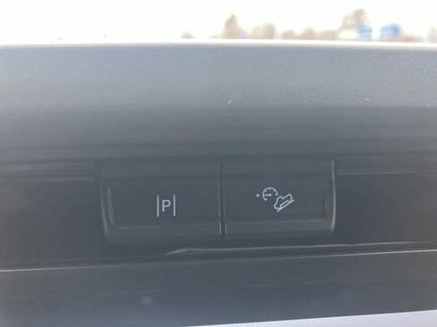 Certified 2025 Ford F150 Lariat w/ Equipment Group 501A Mid image 30