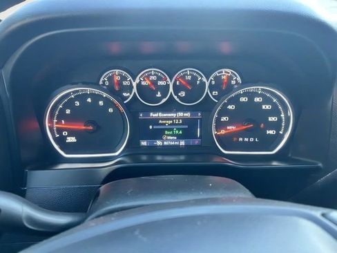 Used 2021 Chevrolet Silverado 2500 Custom w/ Custom Value Package image 18