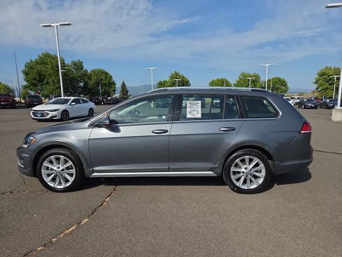 Used 2019 Volkswagen Golf Alltrack SE AWD/4WD image 11