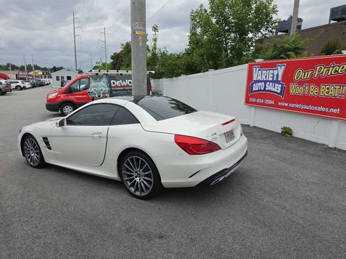 Used 2019 Mercedes-Benz SL 550 w/ Driver Assistance Package image 9