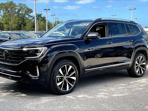 Certified 2024 Volkswagen Atlas SEL Premium R-Line AWD/4WD image 9