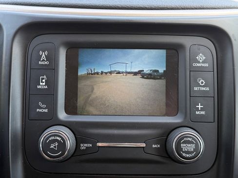 Used 2016 Jeep Cherokee Sport image 13