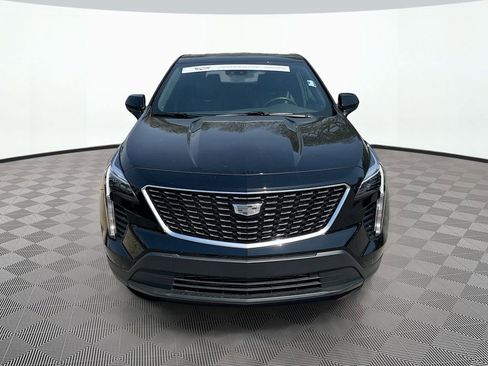 Used 2022 Cadillac XT4 Luxury w/ Cold Weather Package image 2