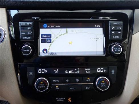 Used 2016 Nissan Rogue SV w/ SV Premium Package AWD/4WD image 18