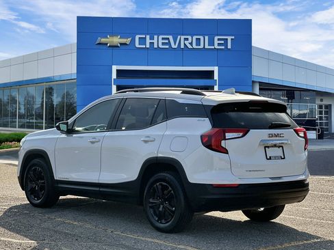 Certified 2023 GMC Terrain SLE w/ Driver Convenience Package image 3