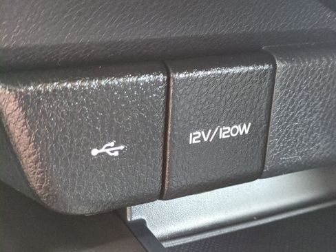 Used 2023 Toyota Camry SE AWD/4WD image 30