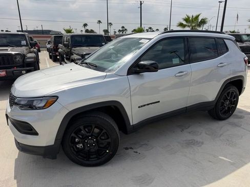 New 2026 Jeep Compass Latitude image 3