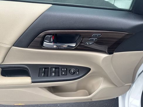 Used 2016 Honda Accord EX-L image 16