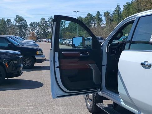 New 2026 GMC Sierra 3500 Denali Ultimate AWD/4WD image 19