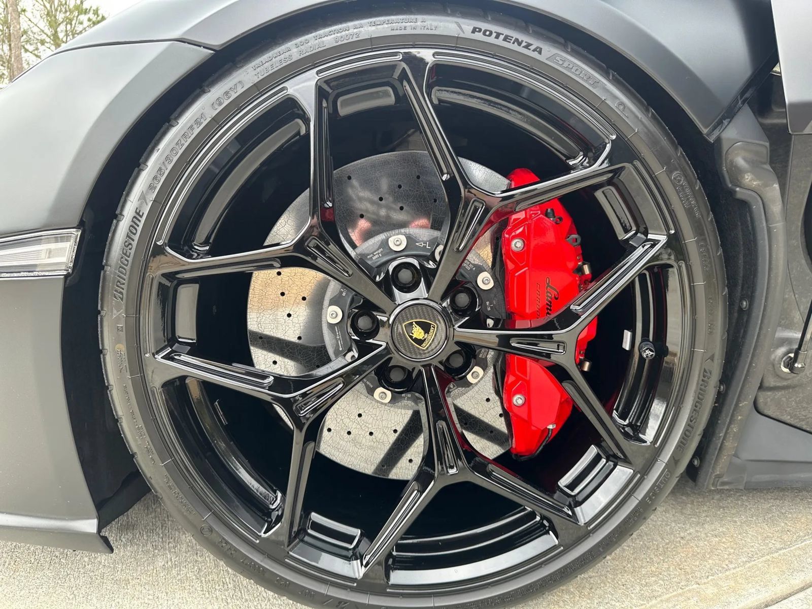 Used 2024 Lamborghini Revuelto AWD/4WD image 23