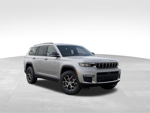 Used 2025 Jeep Grand Cherokee L Limited w/ Luxury Tech Group II AWD/4WD image 5