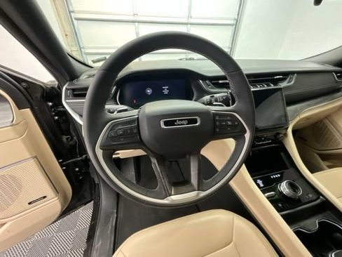 Used 2024 Jeep Grand Cherokee Limited 4xe AWD/4WD image 9