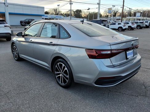 Used 2025 Volkswagen Jetta Sport image 6