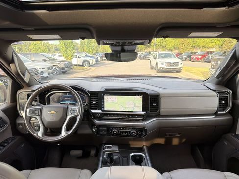 Used 2023 Chevrolet Silverado 1500 LTZ w/ LTZ Premium Package AWD/4WD image 19