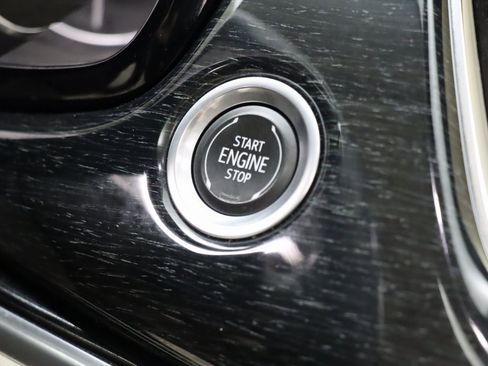 Used 2022 Cadillac XT6 Premium Luxury image 35