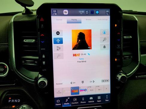 Used 2025 RAM 1500 Laramie image 19