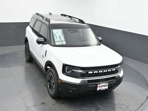 New 2025 Ford Bronco Sport Outer Banks w/ Outer Banks Tech Package+ AWD/4WD image 38
