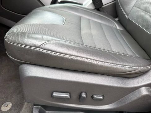 Used 2016 Ford Escape SE w/ SE Chrome Package FWD image 13