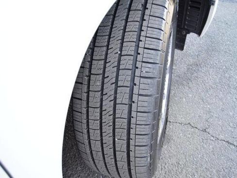 Used 2010 Toyota Highlander 4WD Hybrid image 35