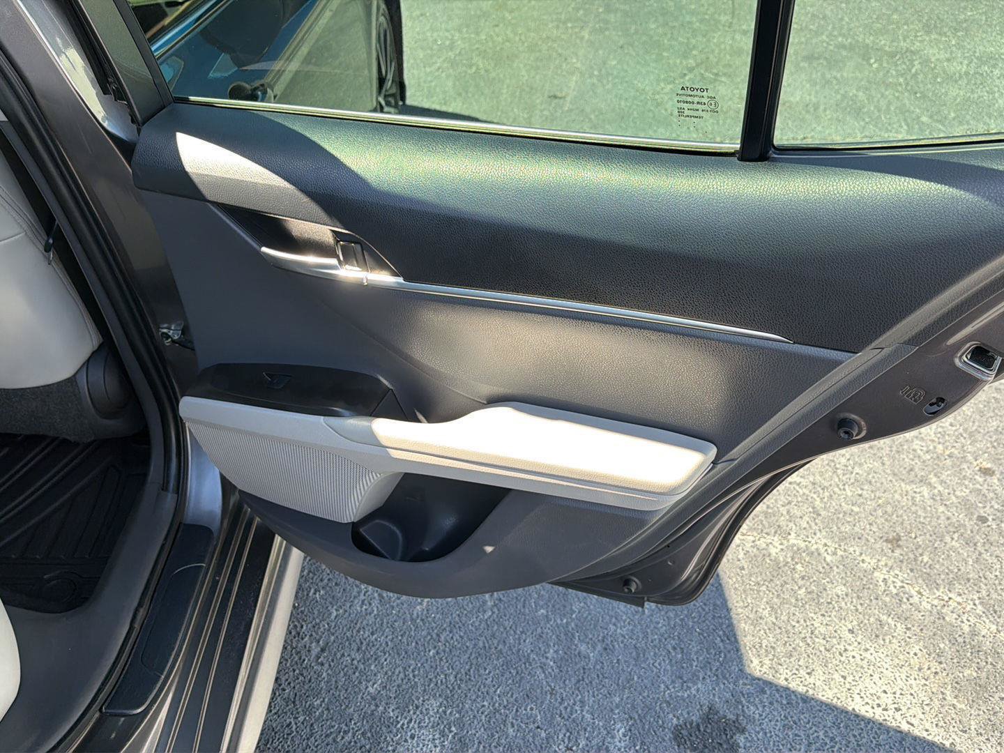 Used 2021 Toyota Camry SE FWD image 15
