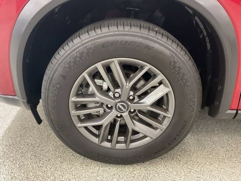 Used 2025 Nissan Rogue S AWD/4WD image 9