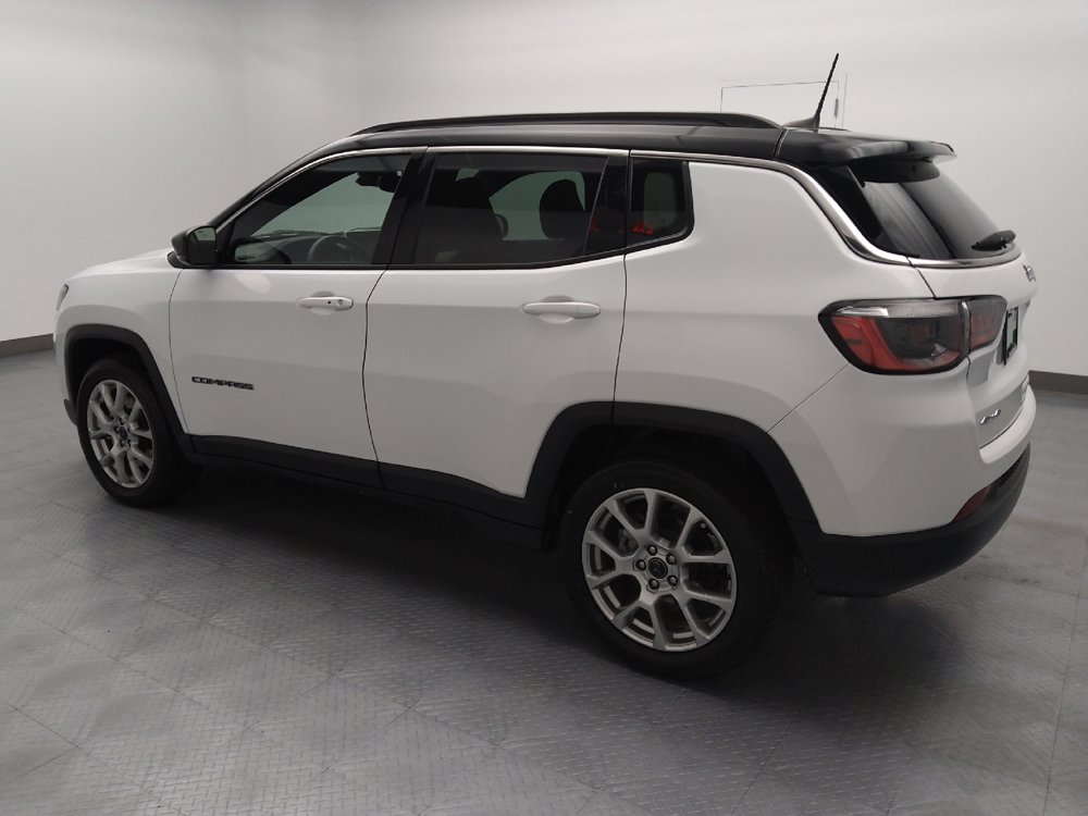 Used 2025 Jeep Compass Limited AWD/4WD image 3