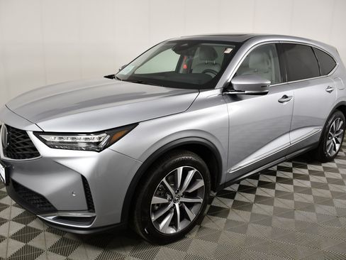 Used 2025 Acura MDX SH-AWD w/ Technology Package image 10